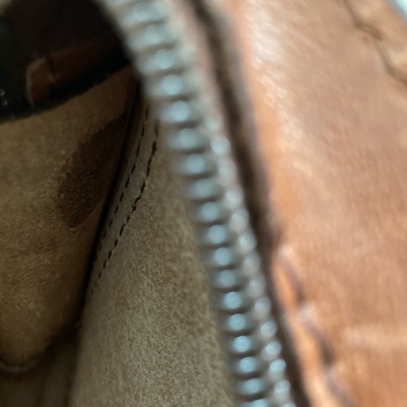 Vintage Peruzzi leather clutch. 9.5”x6” - Picture 7 of 7